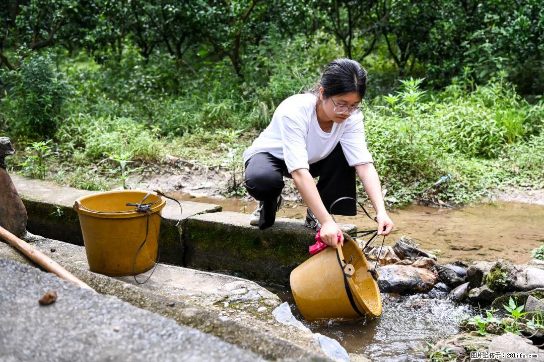 全网追的“扁担女孩”,找了一份暑假工,时薪12元 - 张北生活资讯 - 张北28生活网 zhangbei.28life.com
